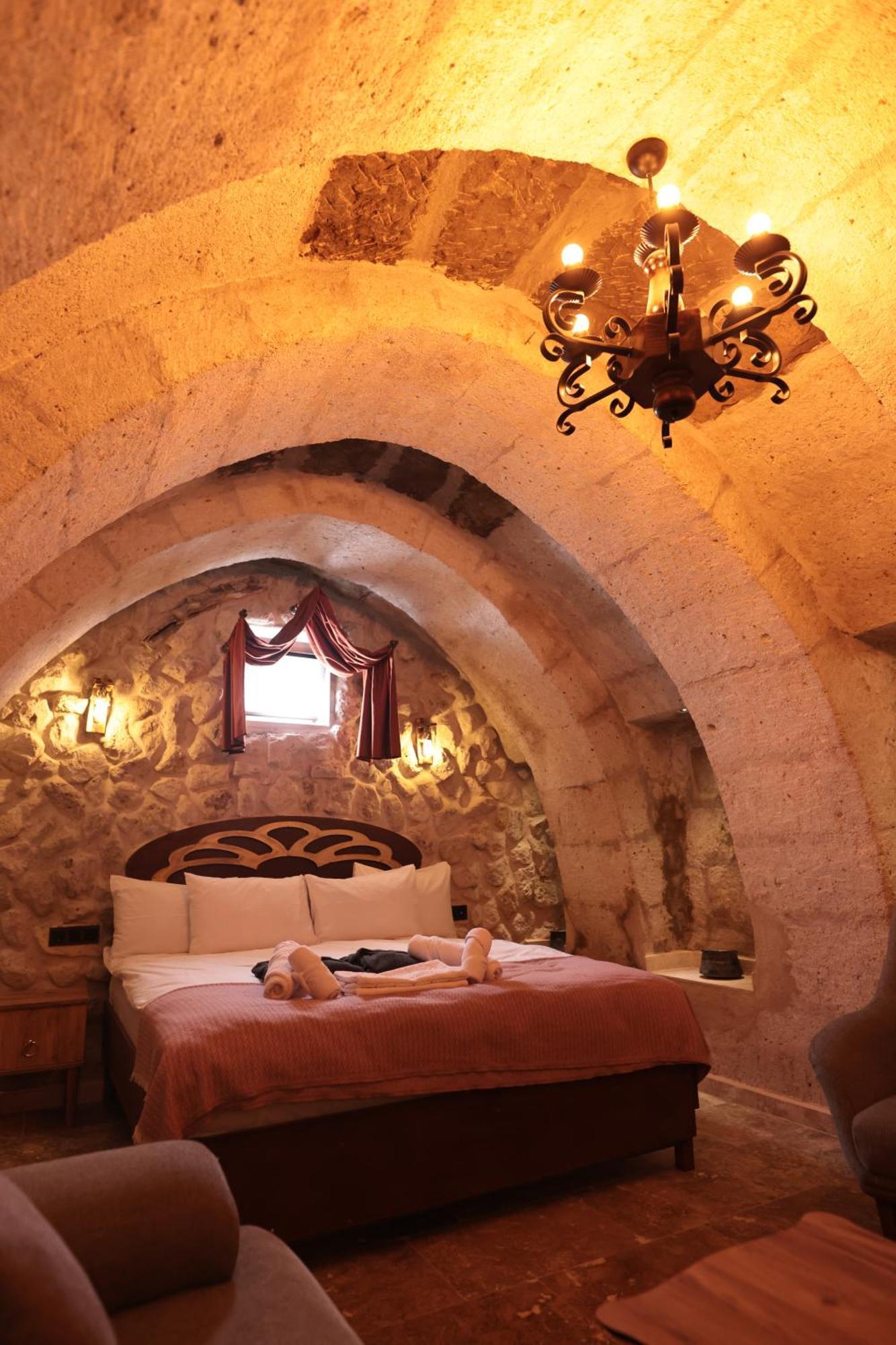 Stone Owl Otel & Restaurant Uchisar Exterior foto